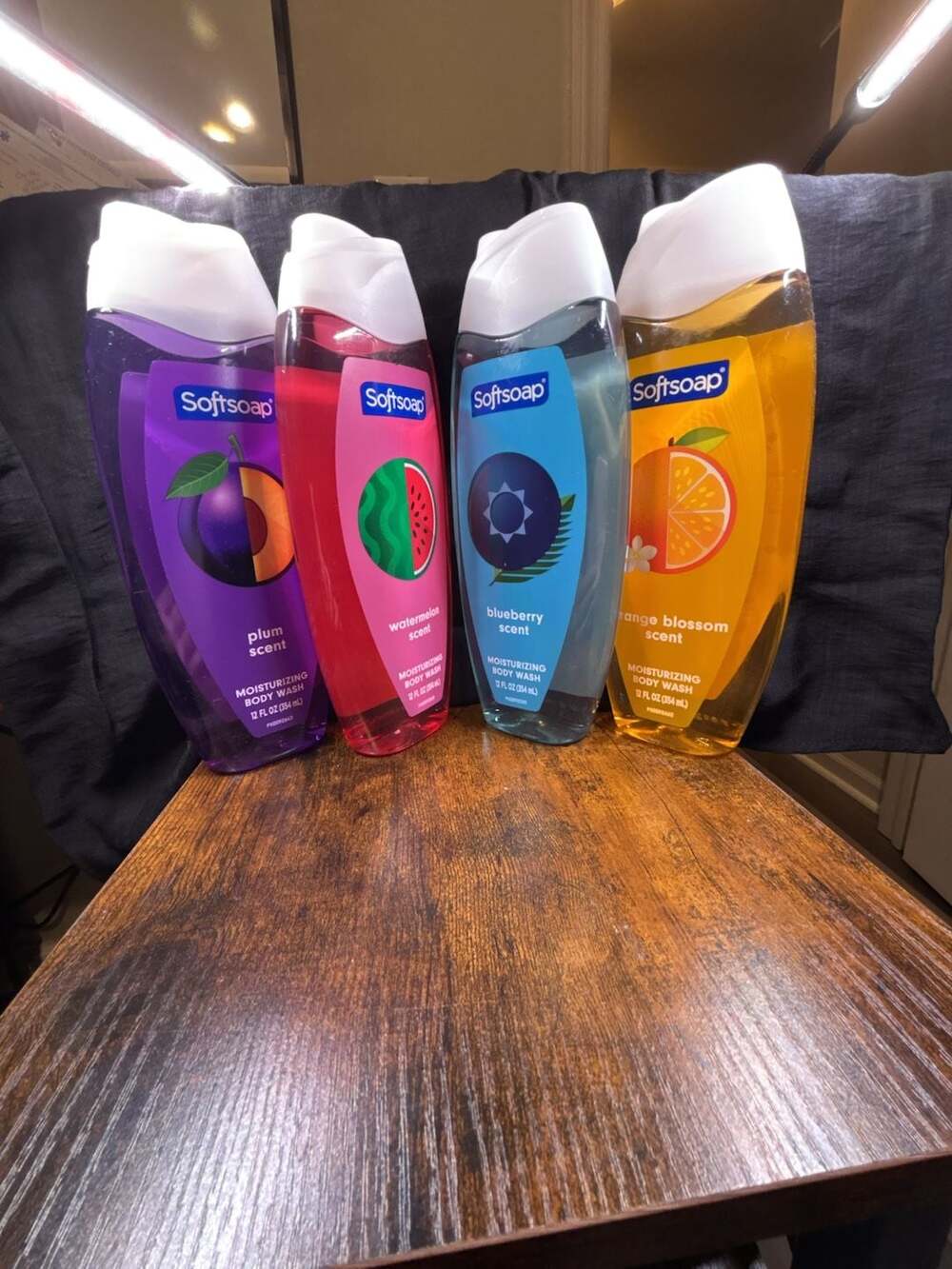 Softsoap Moisturizing Body Wash Lot of 4 (Plum, Watermelon, Blueberry, Orange Bl